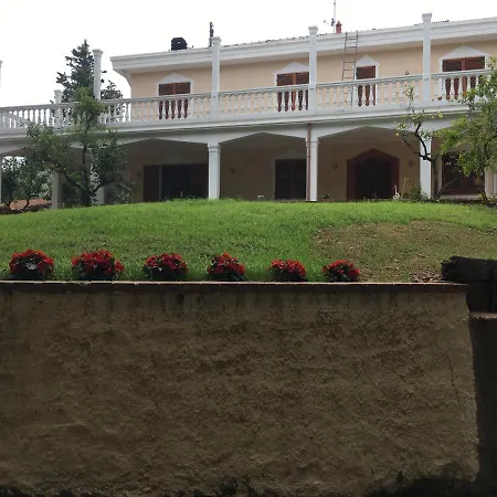 La Gallina Nel Castello 3* אלבניה