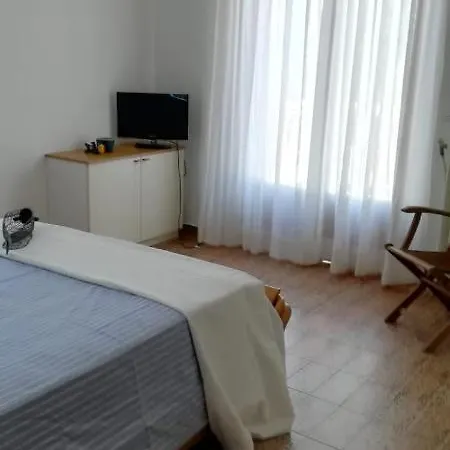 La Gallina Nel Castello לינה וארוחת בוקר