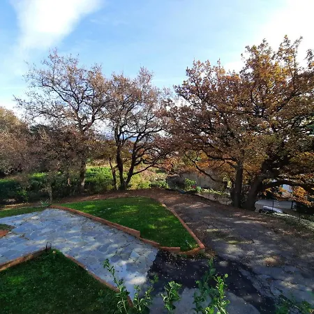 La Gallina Nel Castello לינה וארוחת בוקר אלבניה