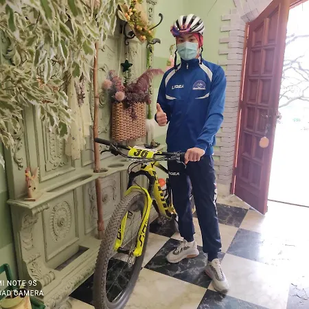 לינה וארוחת בוקר La Gallina Nel Castello 3*