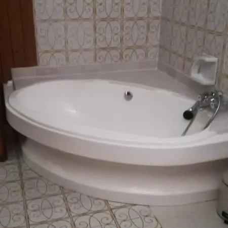 La Gallina Nel Castello Citr Oo9002-beb Oo11 Albenga