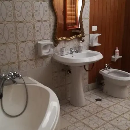 La Gallina Nel Castello Bed & Breakfast 3*