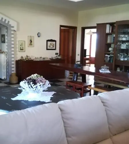 La Gallina Nel Castello Albenga