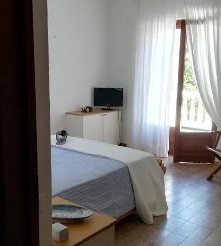 La Gallina Nel Castello 3* Albenga