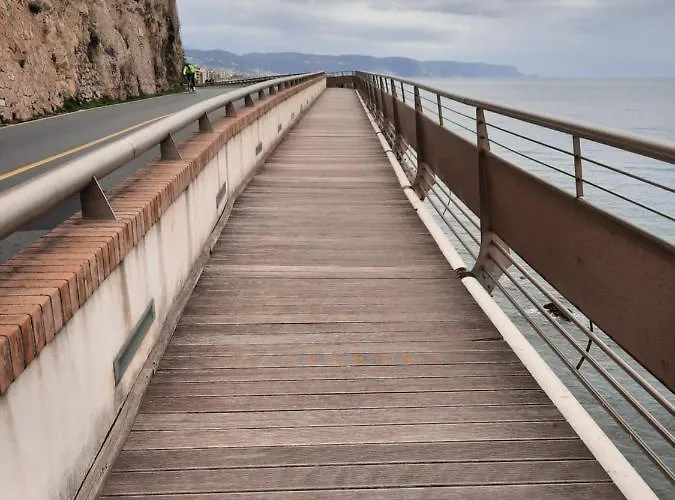 La Gallina Nel Castello Albenga